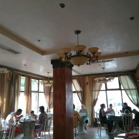 сем.х л троя Hotel